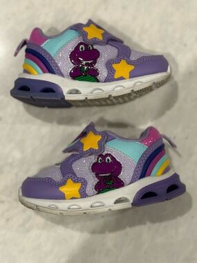 Barney Light-up toddler sneakers 5C